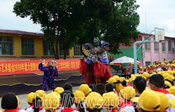 广西科普木偶剧走进昭平校园