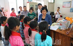 市领导到扶贫联系点开展脱贫工作调研