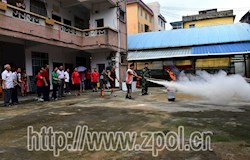 我县开展老年人消防知识讲座及演练活动