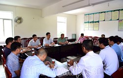 市领导到扶贫联系点调研脱贫产业发展情况