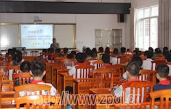 昭平镇中心小学2017年学校“科学节”活动启动