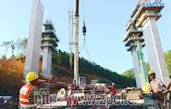 贺巴高速建设忙