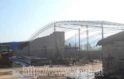 我县依法拆除昭平镇昭平六中建设用地“两违”厂房