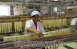 【优秀人才风采】何松巧：充满韧劲的“豆腐西施”