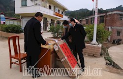 昭平法院院长黎传杰深入村屯督导疫情防控工作