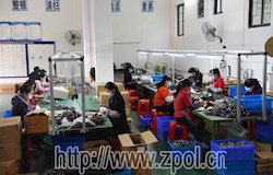 【走转改系列报道】昭平：移民小区扶贫车间全线开工 贫困户走出大山成产业工人