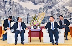 彭清华会见越南副总理阮春福