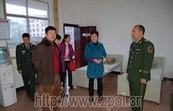 县领导吴伟红、吴航慰问消防大队