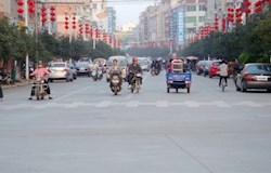 迎会节，大红灯笼高高挂