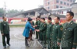 县领导慰问公安消防大队官兵