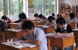 我市万名考生步入考场