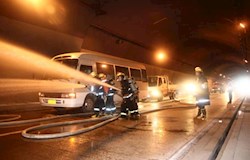 平钟高速隧道举行消防演习