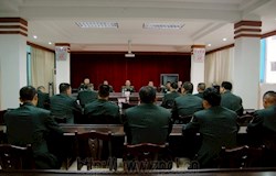 贺州军分区司令员深入我县检查指导人武部建设工作