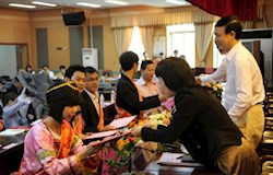 高举团旗跟党走 创先争优展风采