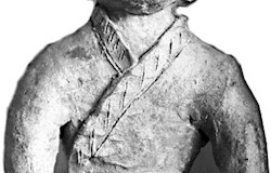 昭平一居民家惊现汉代陶俑灯