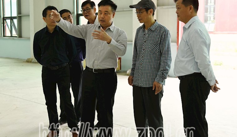 县委书记刘飞国深入茶叶企业走访调研