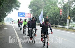 我县举行健康骑行活动 庆祝昭蒙高速公路开通
