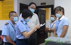 压实疫情防控责任　筑牢食品安全防线