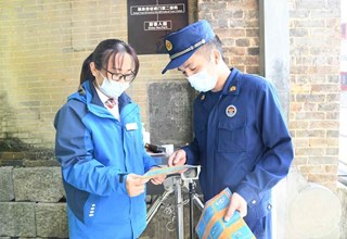 广西昭平：“蓝朋友”携手“红马甲”守护千年古镇