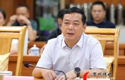 贺州市市长彭代元与东方雨虹控股董事、东方雨虹粉砂集团总裁王文萍座谈