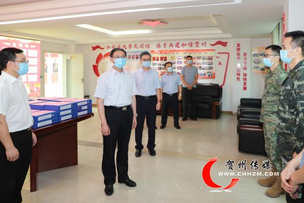贺州市委书记李杰云在贺州市退役军人服务中心调研。.jpg