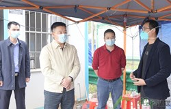 进一步压紧压实责任 筑牢疫情防控屏障