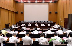 分组讨论话发展 凝心聚力谱新篇——昭平县委十五届七次全会侧记