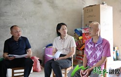 邹红英到仙回瑶族乡调研