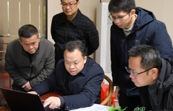 县领导深入乡镇走访企业并检查安全生产工作