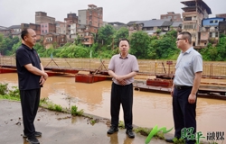 周强开展巡河及汛期安全检查工作