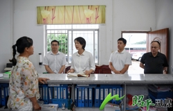 邹红英：夯实党建基础 筑牢安全防线 推动乡村振兴