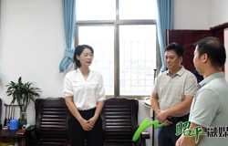 邹红英深入乡镇开展调研