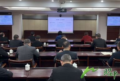 昭平县组织收听收看全市领导干部警示教育大会