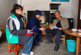 【教育实践】广西昭平：开展“关爱弱势群体”消防志愿服务