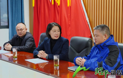 昭平县领导慰问优秀人才代表