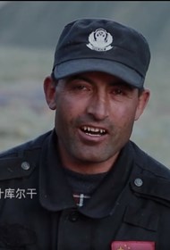 时代楷模——拉齐尼·巴依卡.